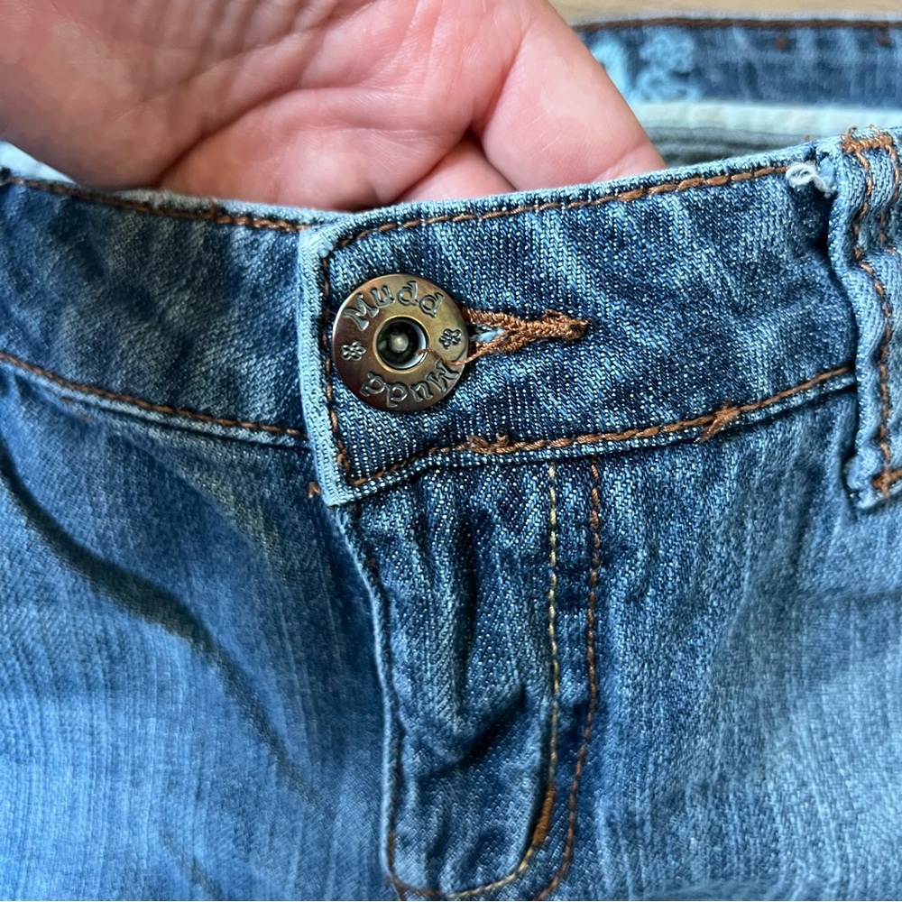 6/$25 Mudd Blue Flare & Wide Leg Jeans - Picture 4 of 9